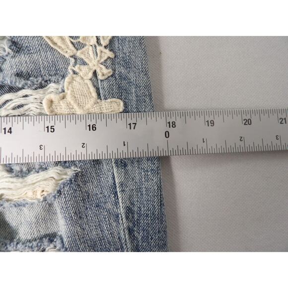 American Eagle Hi Rise Tom Boy Sz 4 Jeans Lace Light Wash Eyelet Y2K Distressed - Picture 13 of 16